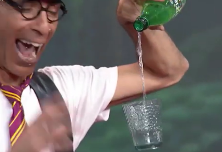 Papel que se come y un vaso de agua que levita !!!